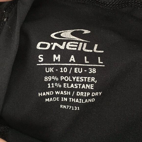 O"Neill shell coverup in black - Picture 2 of 4